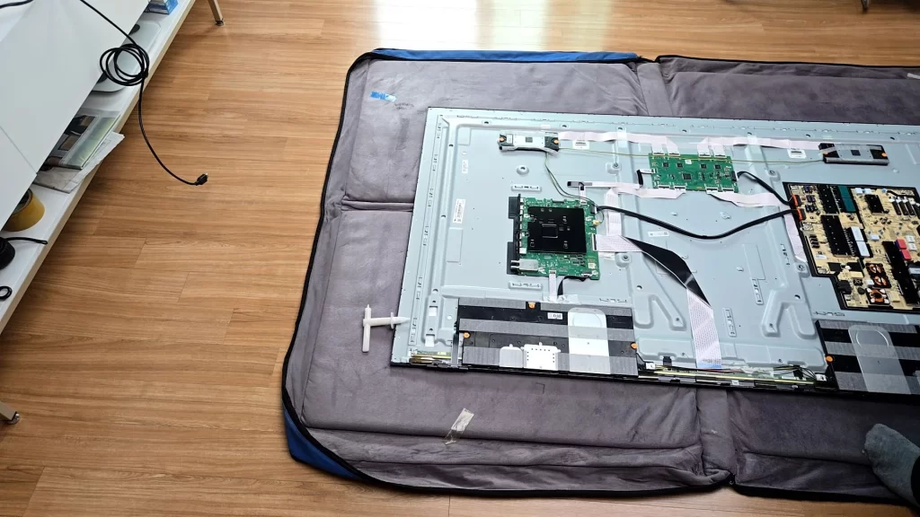 삼성 65인치 QLED TV 패널 교체 수리6