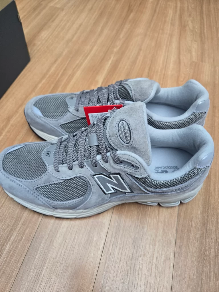 뉴발란스 2002R1