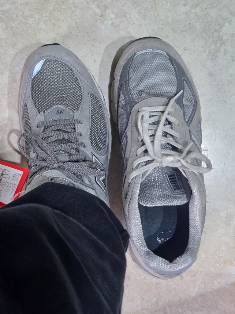 뉴발란스 2002R2